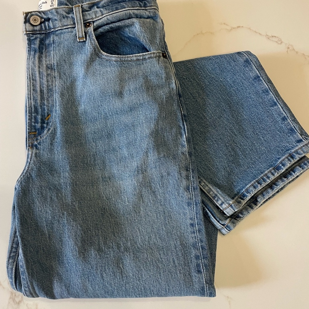 Abercrombie & Fitch ultra high rise 90’s Straight Jean